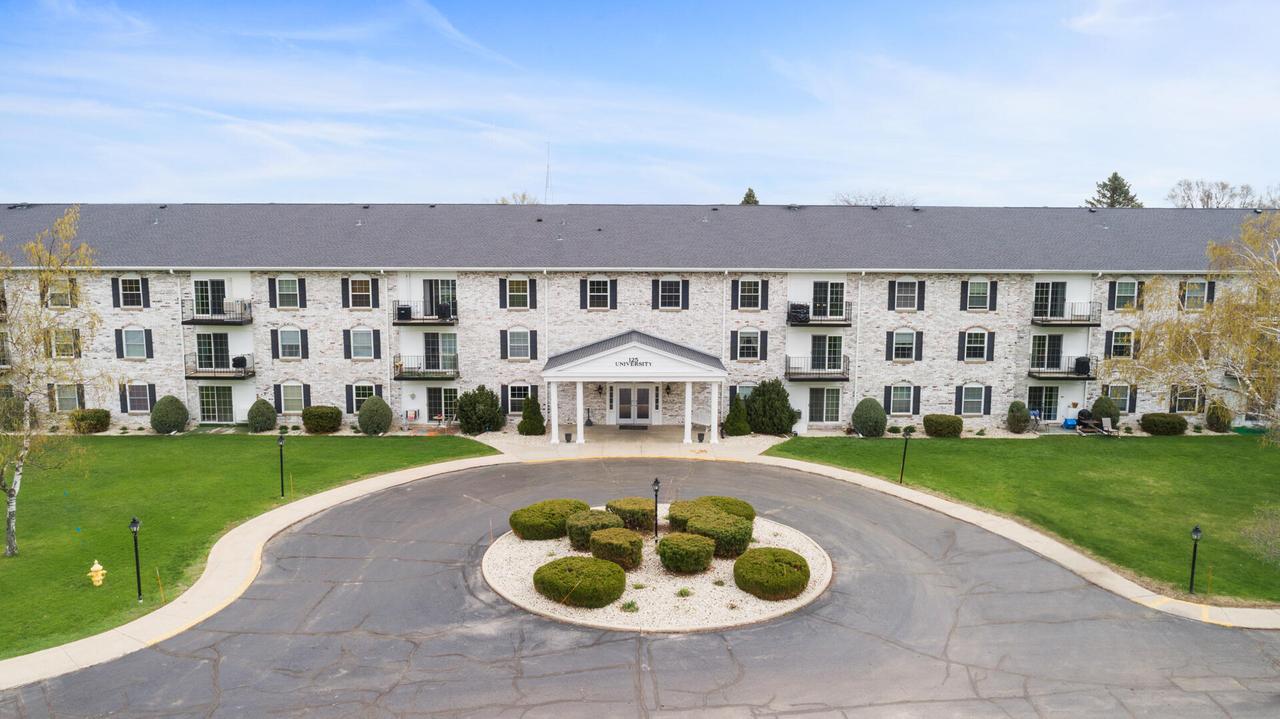 125 N University Dr #104, West Bend, WI 53095