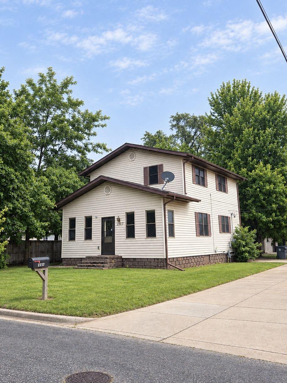 1718 Hagar St, La Crosse, WI 54603