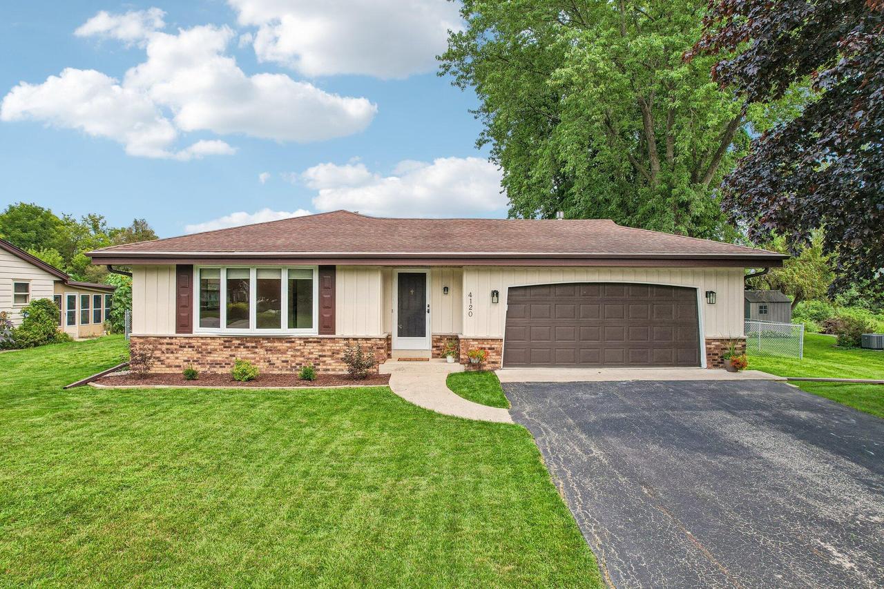 4120 S Regal Dr, New Berlin, WI 53151