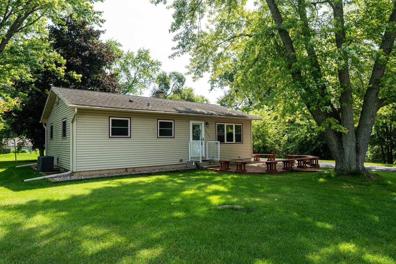 10504 S 4th Ave, Oak Creek, WI 53154
