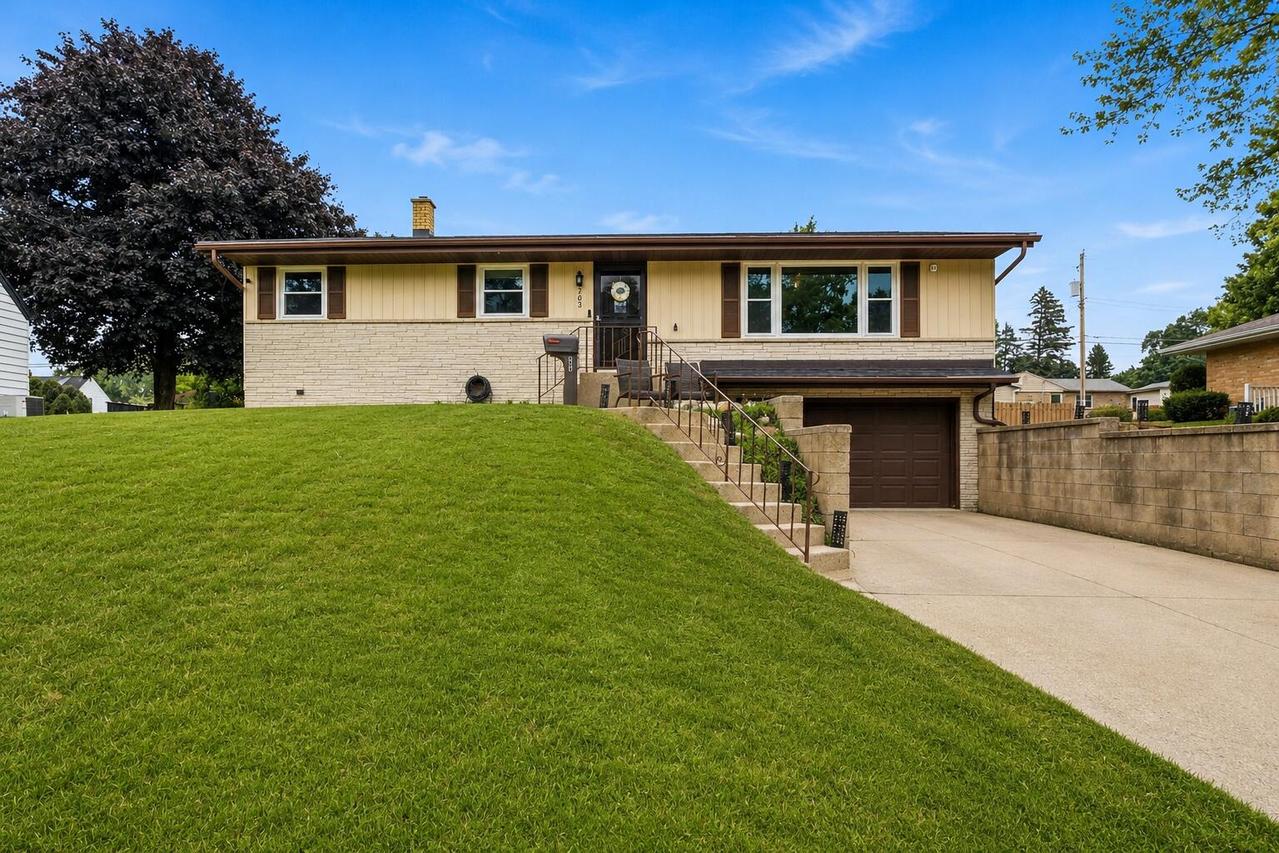 303 S 16th Ave, West Bend, WI 53095