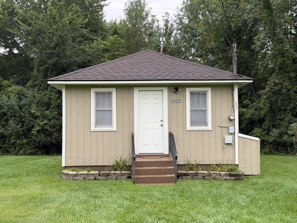 N1275 Mulberry Dr, Bloomfield, WI 53128