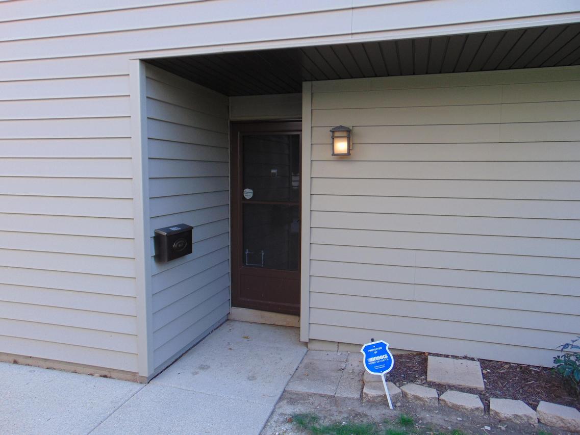 8933 N 70th St, Milwaukee, WI 53223