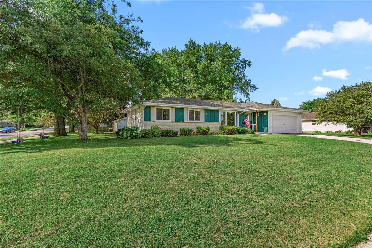 309 Braatz Dr, Kewaskum, WI 53040