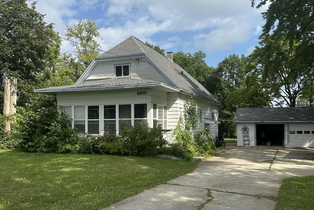 6200 St Lawrence Ln, Hartford, WI 53027
