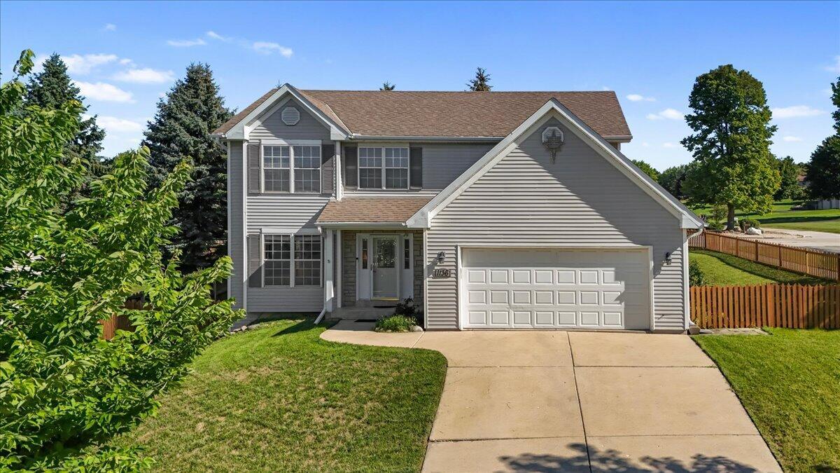 1136 Garfield Ln, Hartford, WI 53027