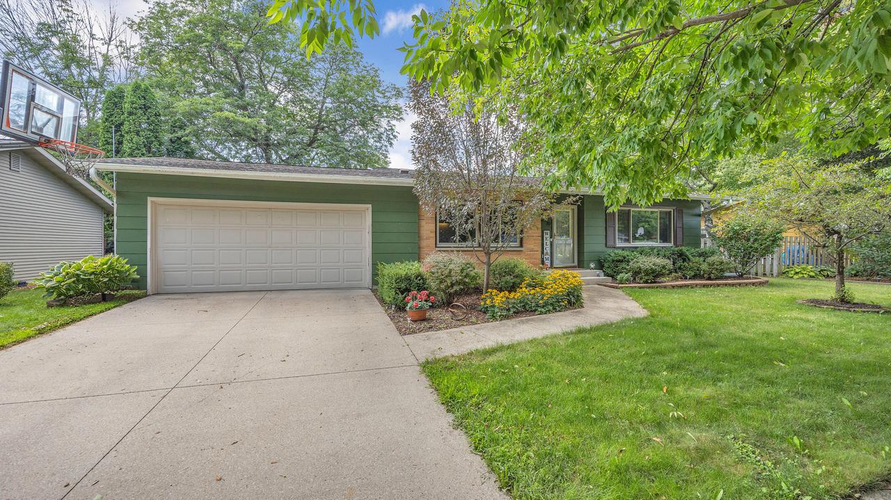 70 Cherry Ln, Fond Du Lac, WI 54935