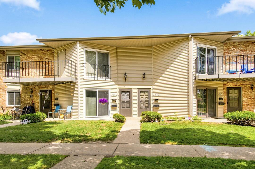 W169N11546 N Biscayne Dr, Germantown, WI 53022