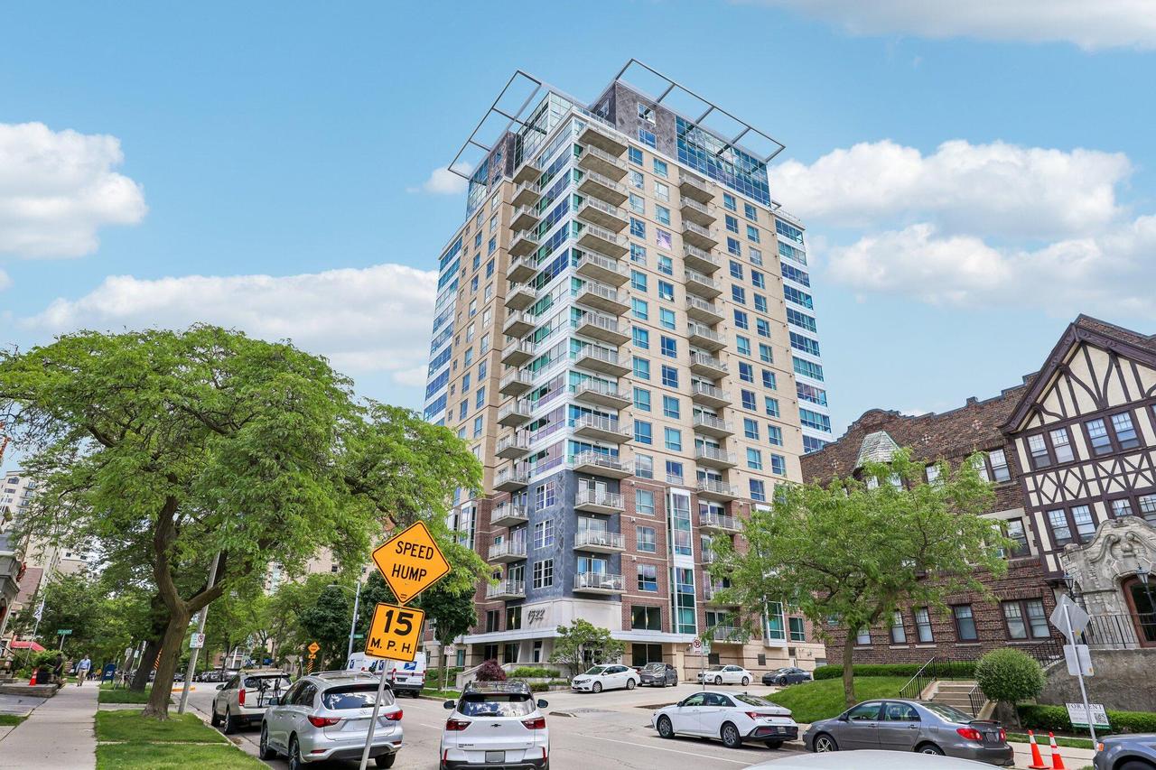 1522 N Prospect Ave #303, Milwaukee, WI 53202