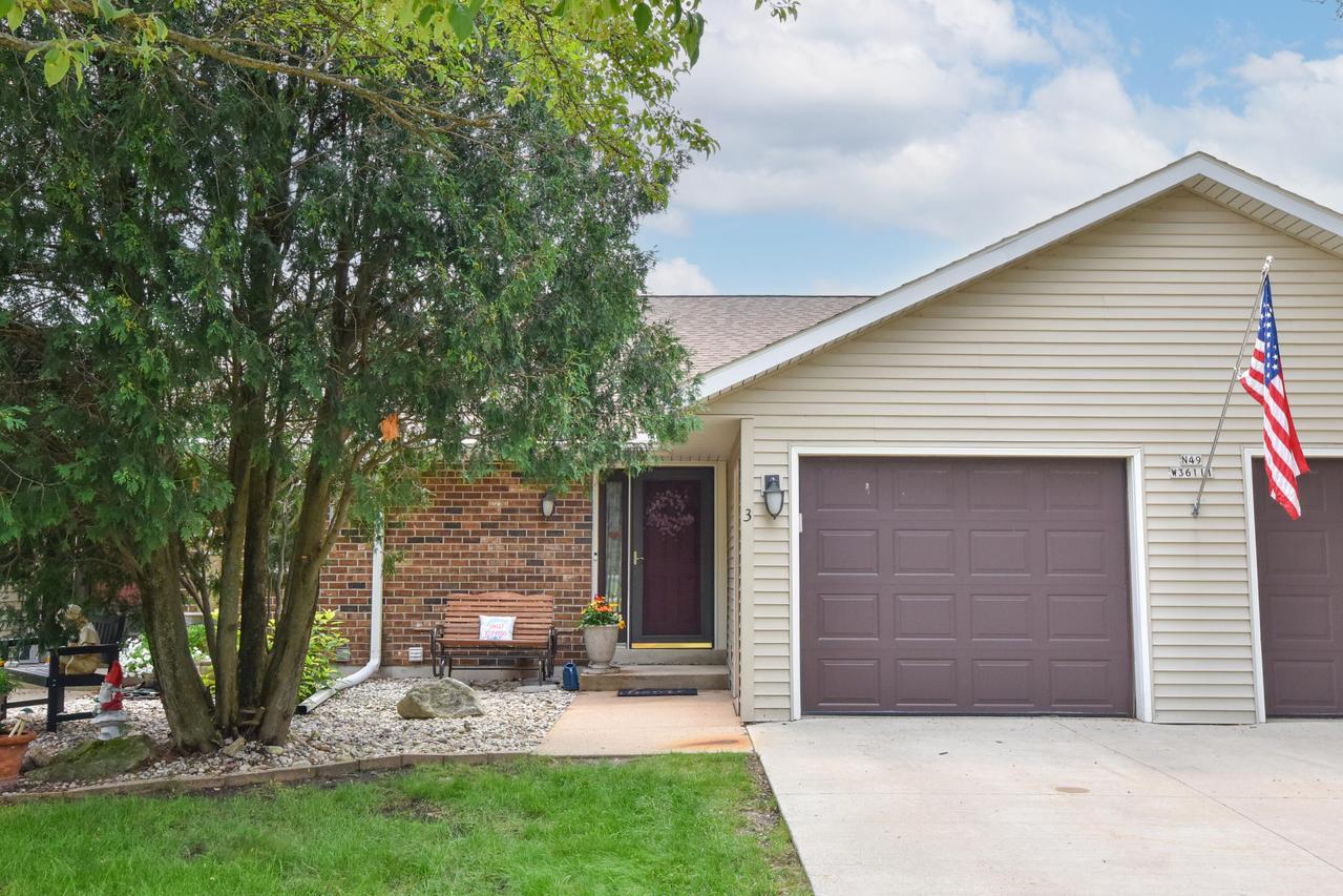 N49W36111 Nottingham Ln #3, Oconomowoc, WI 53066
