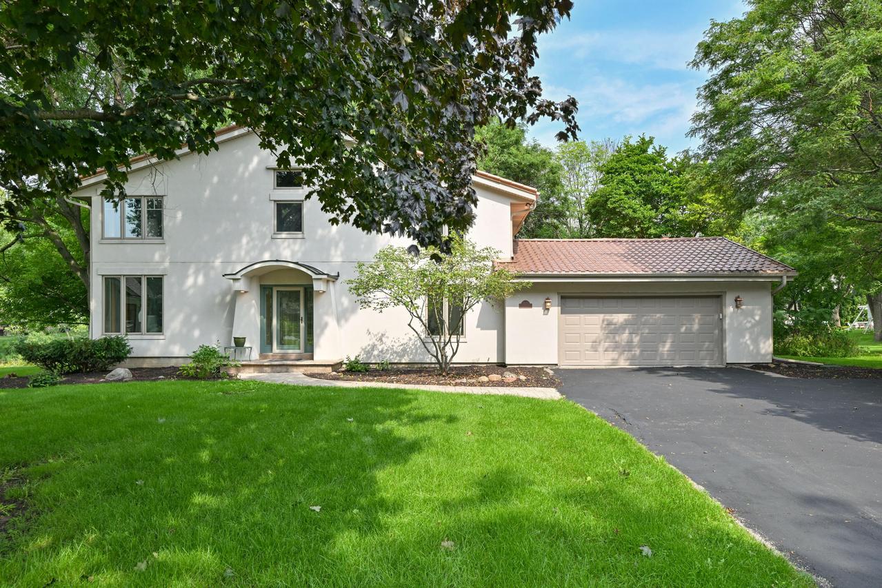 15270 Red Fox Ln, Elm Grove, WI 53122
