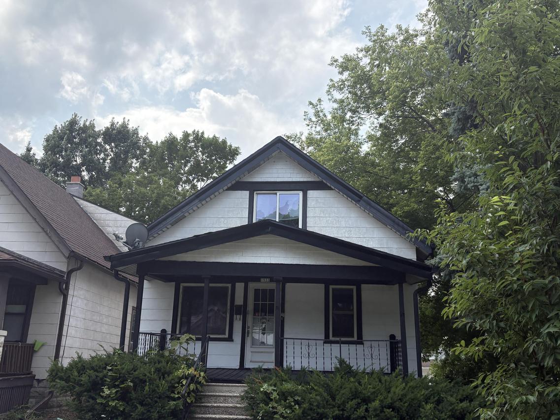 1933 S 68th St, West Allis, WI 53219