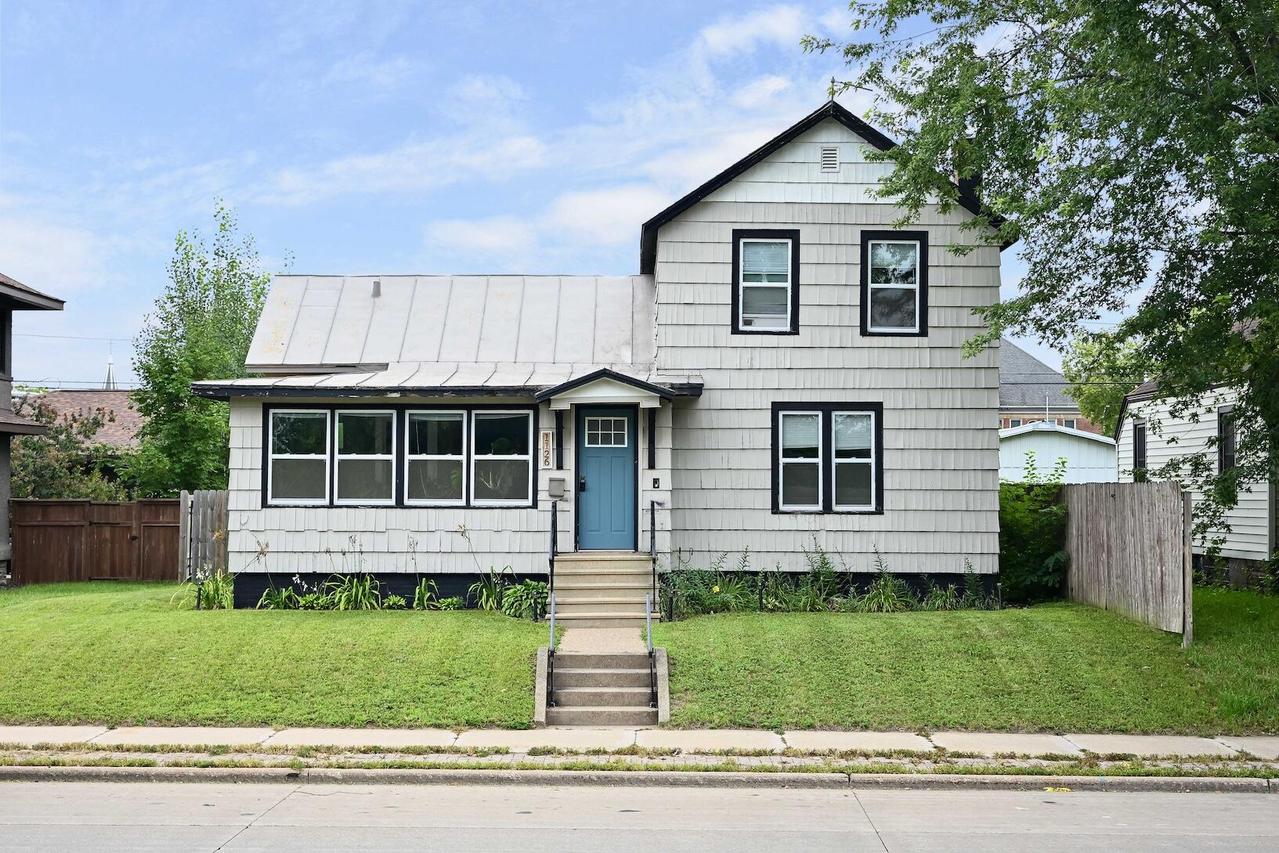 1126 Rose St, La Crosse, WI 54603
