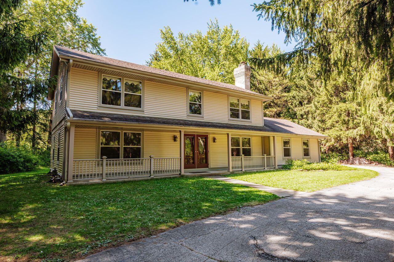 S67W24425 Skyline Ave, Vernon, WI 53189