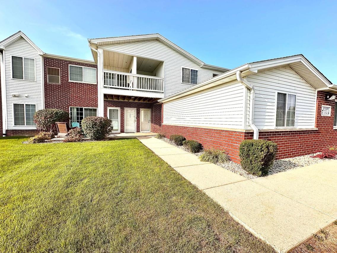 2520 11th Pl #206, Somers, WI 53140
