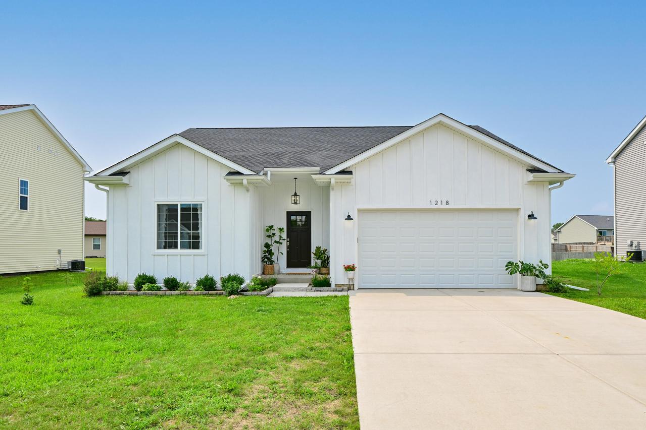 1218 Evergreen Dr, Delavan, WI 53115