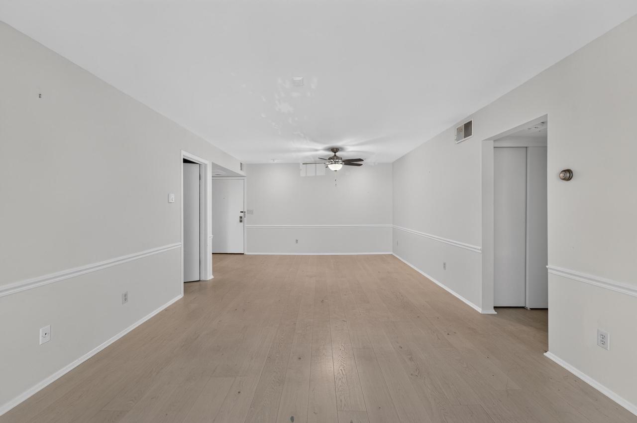 3838 N Oakland Ave #375, Shorewood, WI 53211