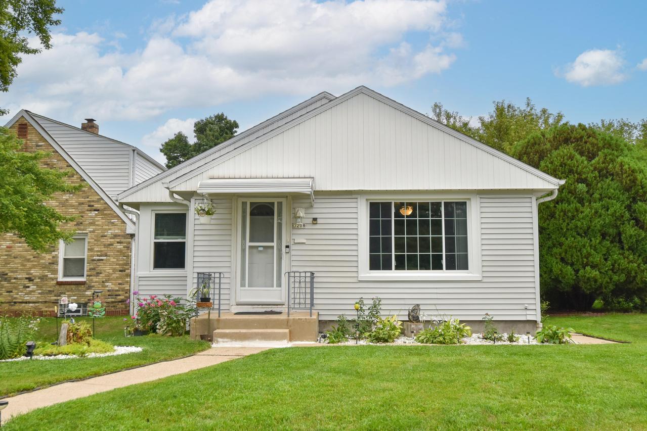 3208 S 30th St, Milwaukee, WI 53215