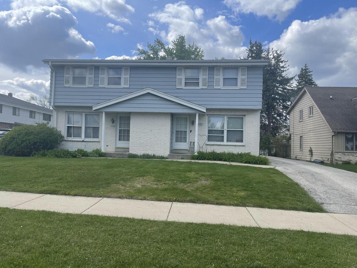 9105 W Howard Ave, Greenfield, WI 53228