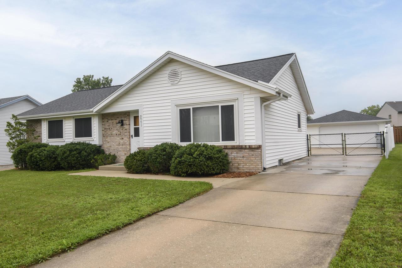 9771 W Darnel Ave, Milwaukee, WI 53224