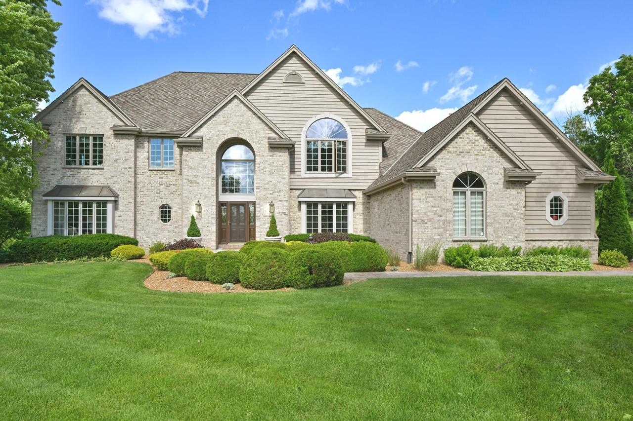 W198S6776 Adrian Dr, Muskego, WI 53150