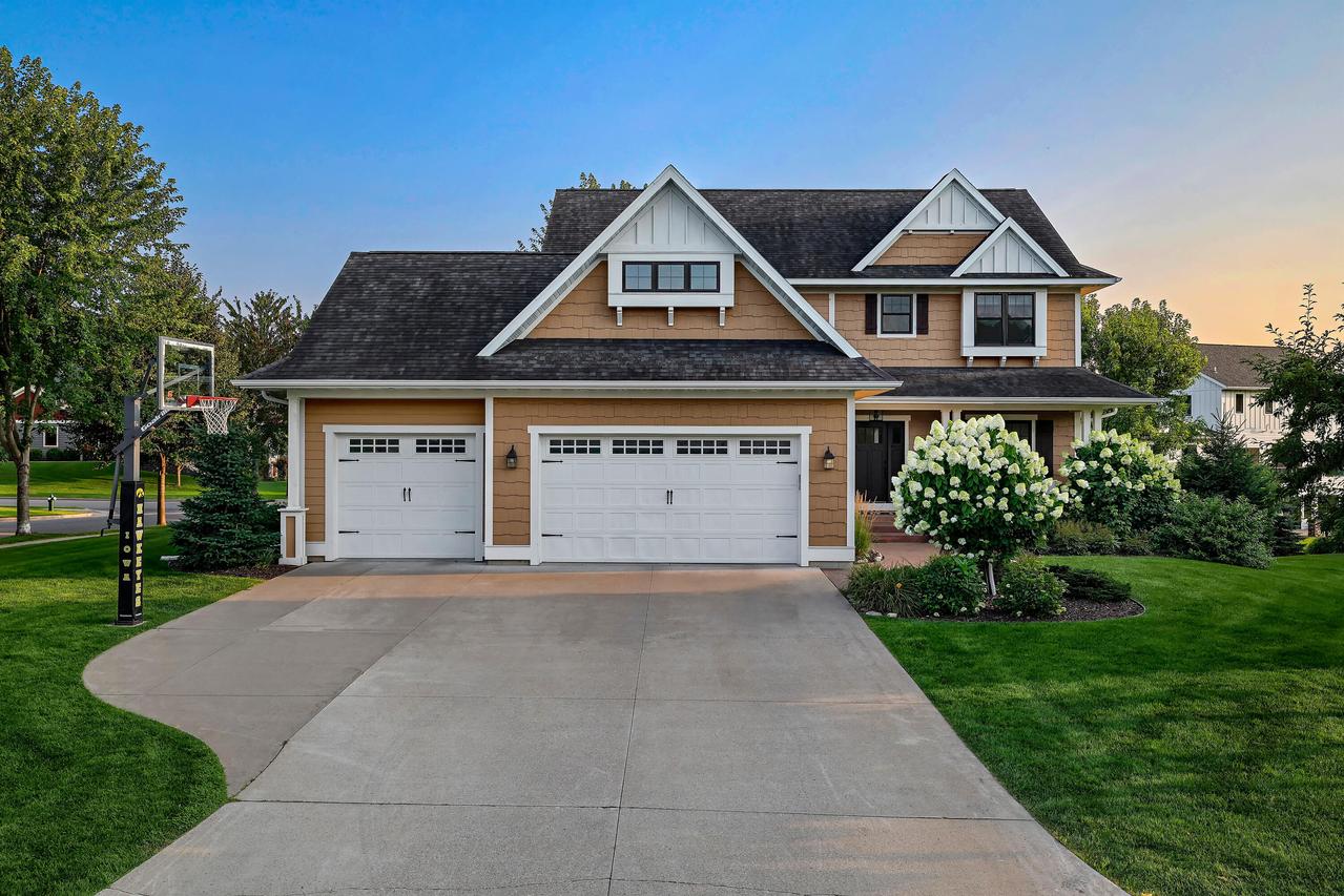 2380 Cobblestone Cv, Onalaska, WI 54650
