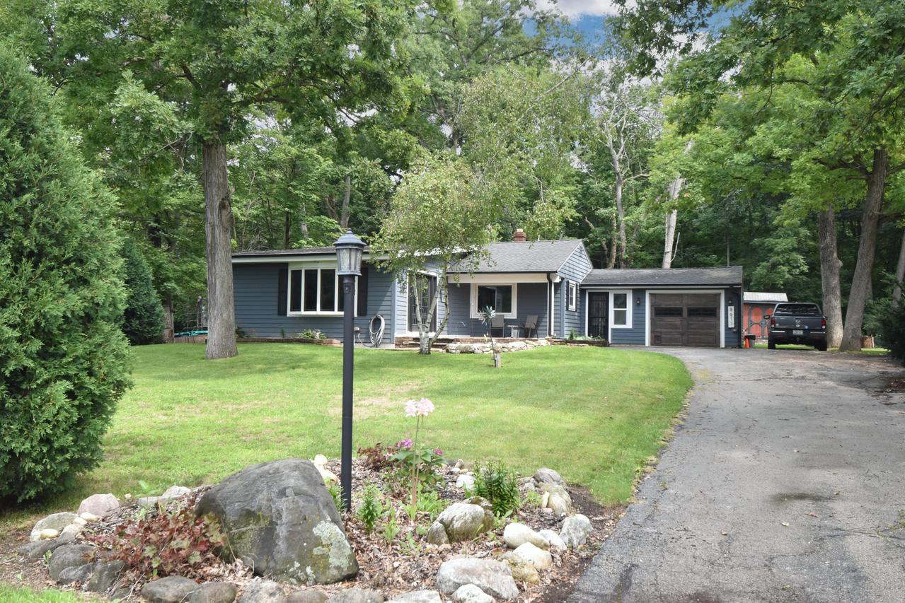 8611 Big Bend, Waterford, WI 53185