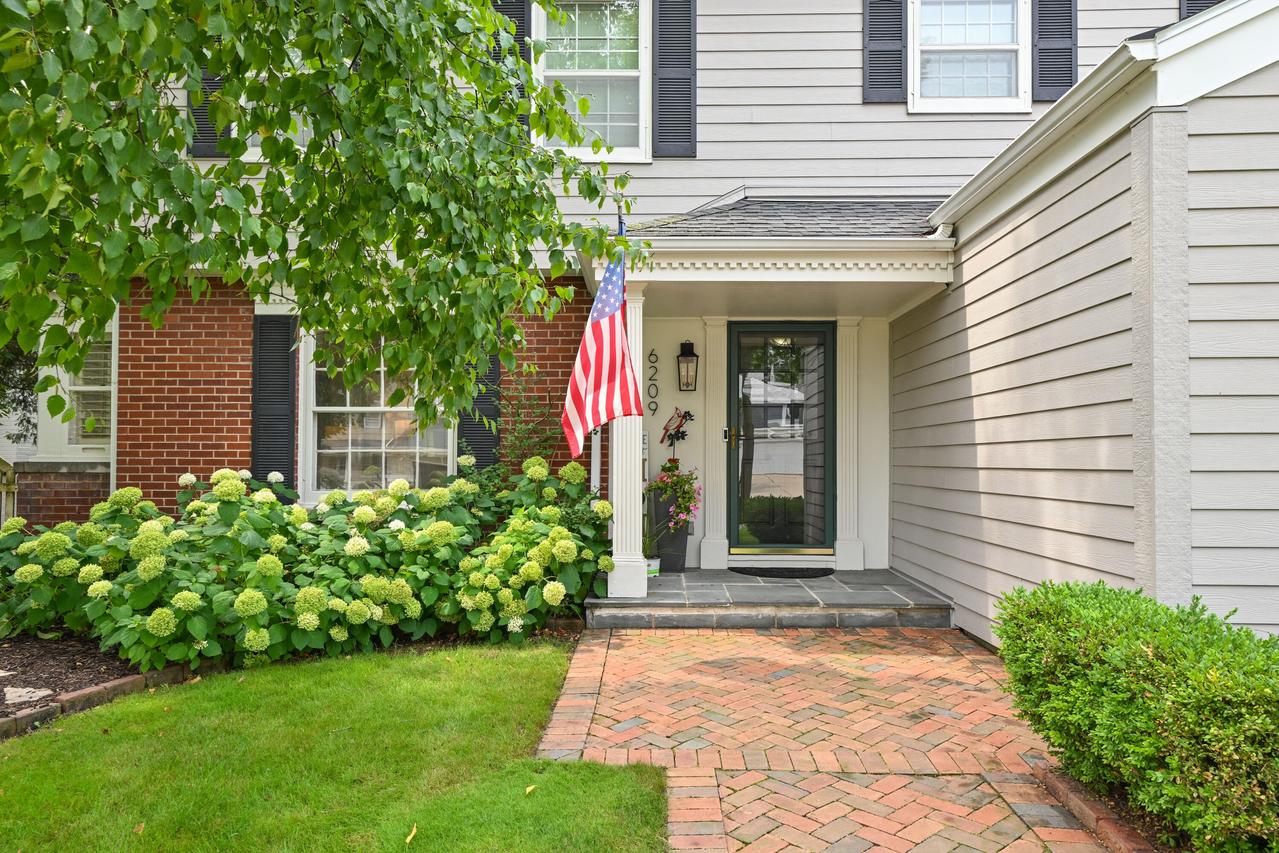 6209 N Berkeley Blvd, Whitefish Bay, WI 53217