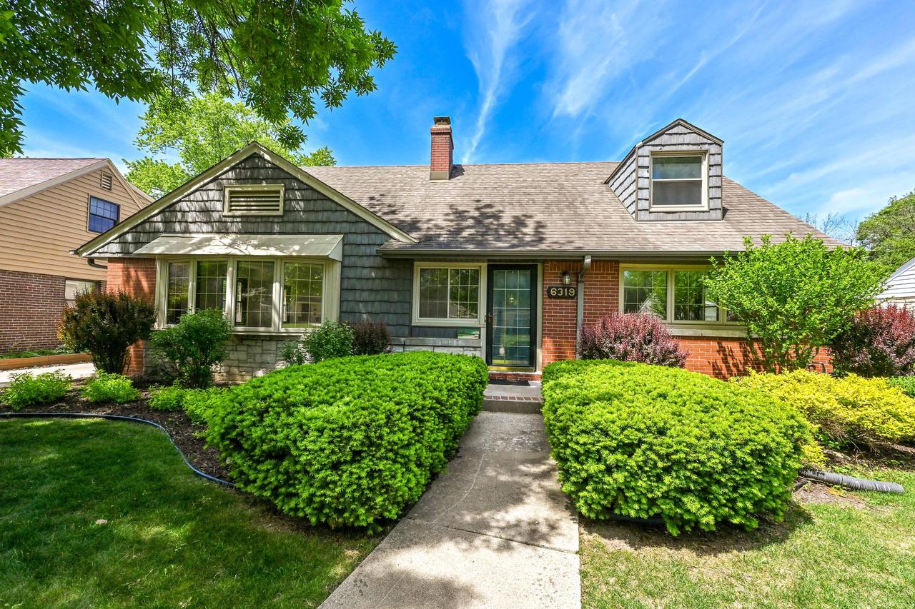 6319 N Bay Ridge, Whitefish Bay, WI 53217