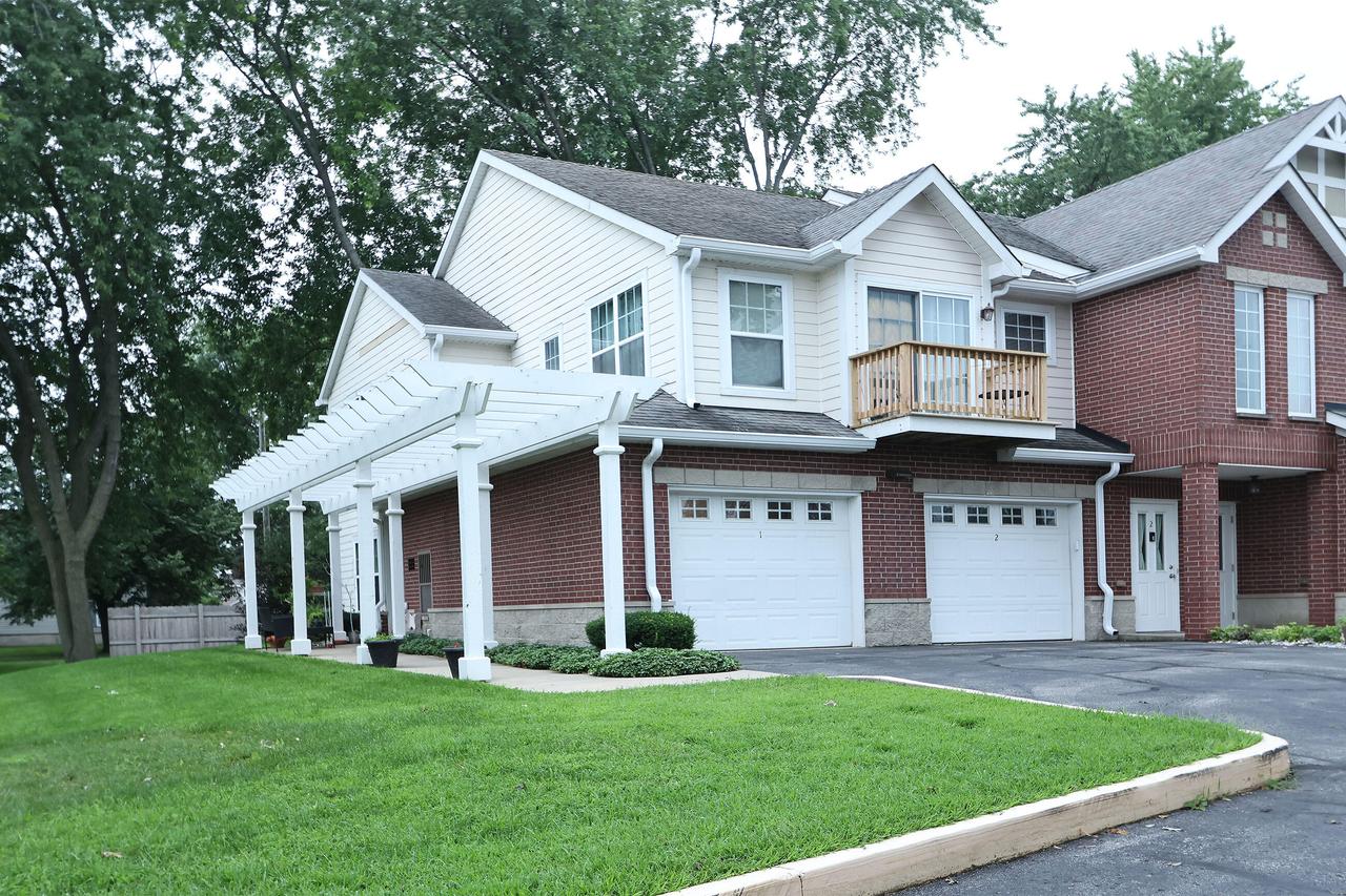 8856 Sheridan Rd #1, Kenosha, WI 53143