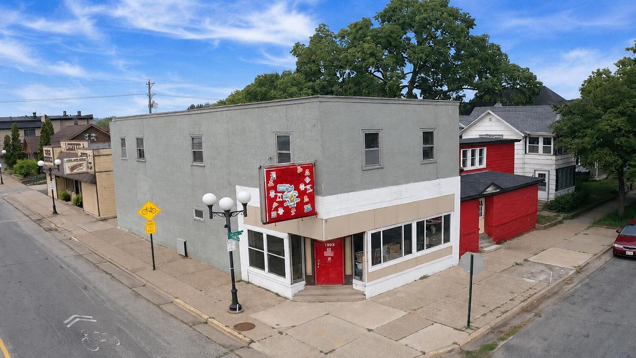 1303 Avon St #1301, La Crosse, WI 54603