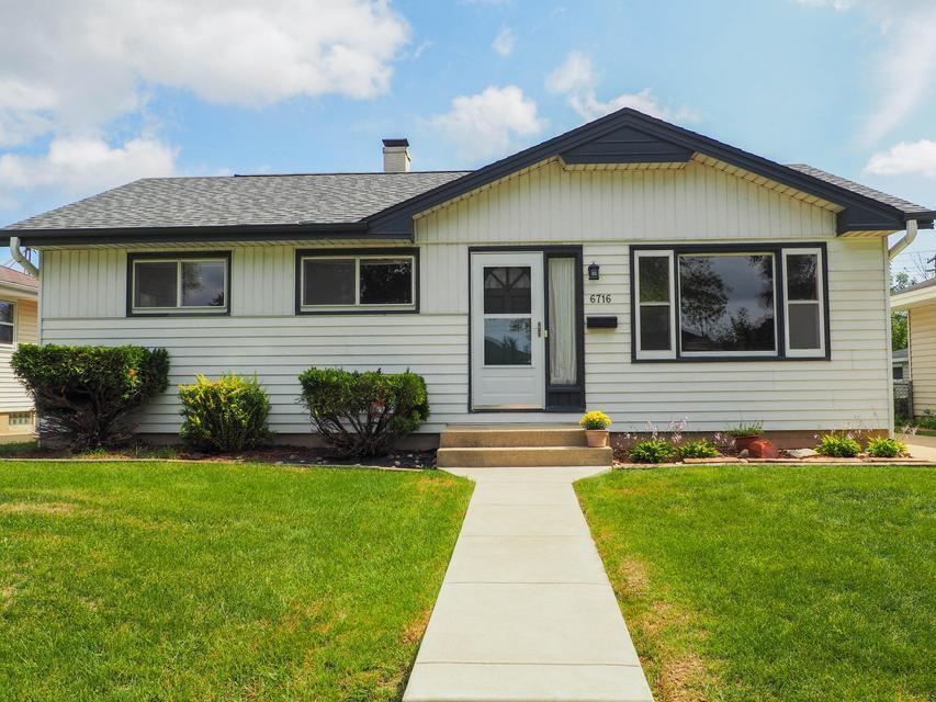 6716 S 17th St, Milwaukee, WI 53221