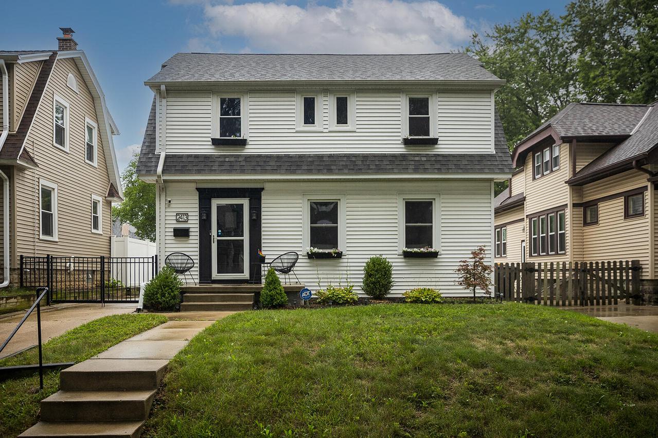 2413 N 65th St, Wauwatosa, WI 53213