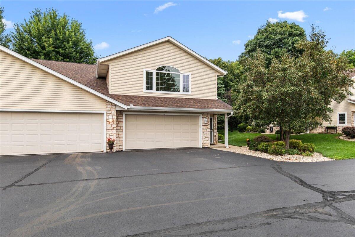 2465 Country Creek #3, West Bend, WI 53095