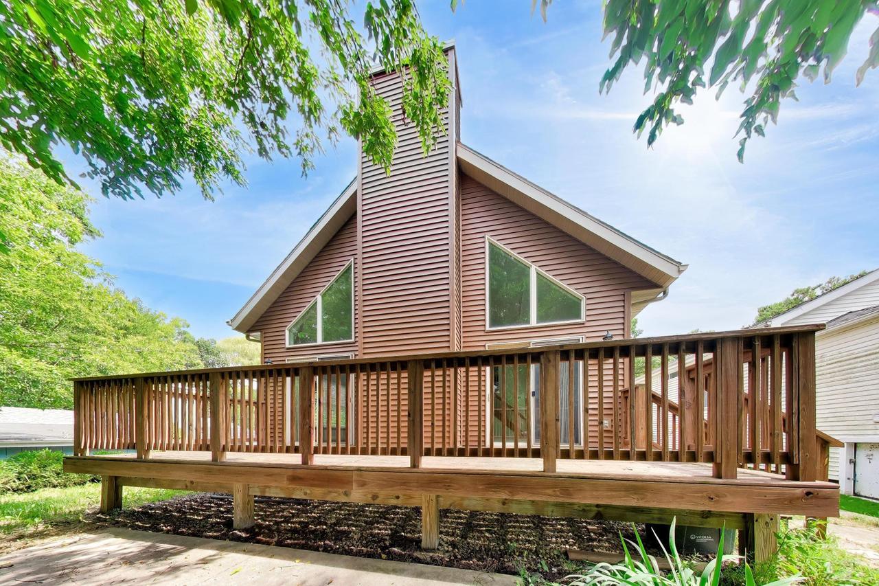 809 Spruce St, Twin Lakes, WI 53181