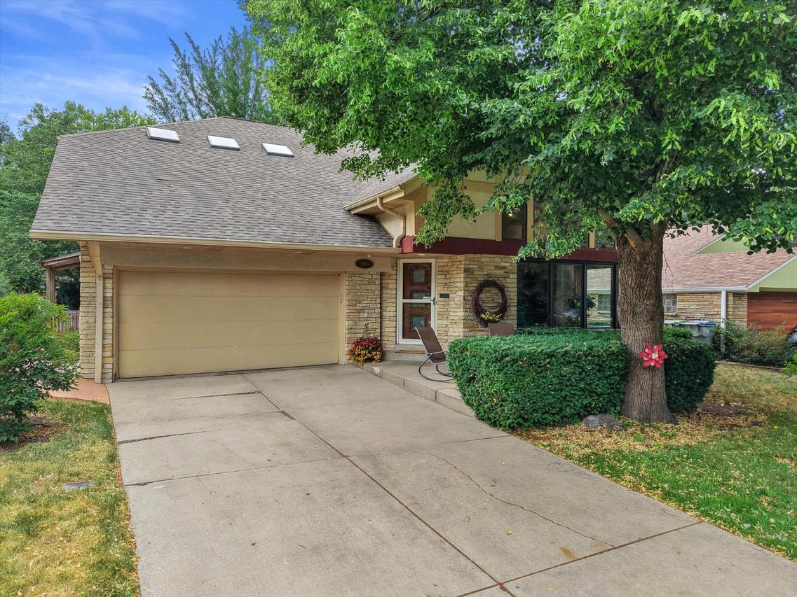 4947 W Jackson Park, Milwaukee, WI 53219