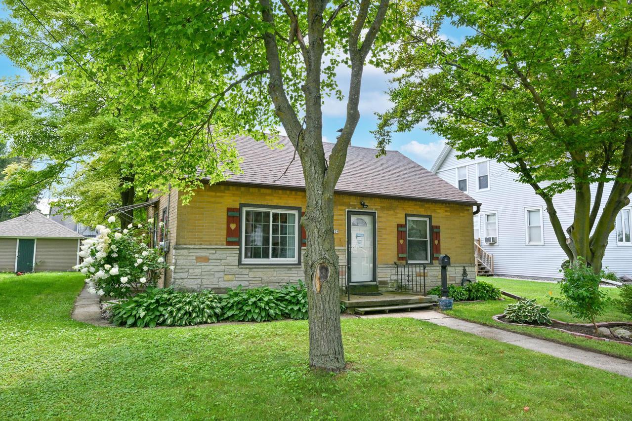 229 South St, West Bend, WI 53095