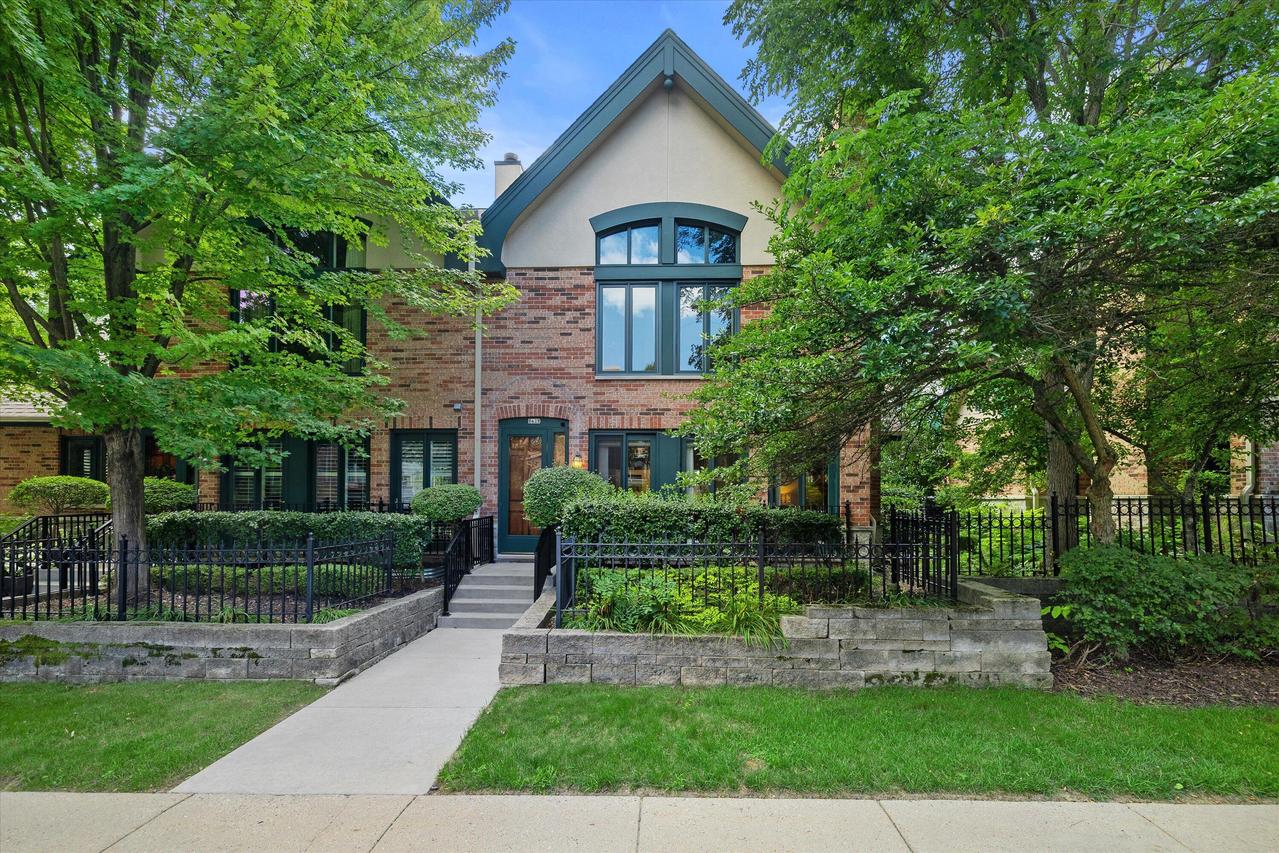 1421 N Humboldt Ave, Milwaukee, WI 53202