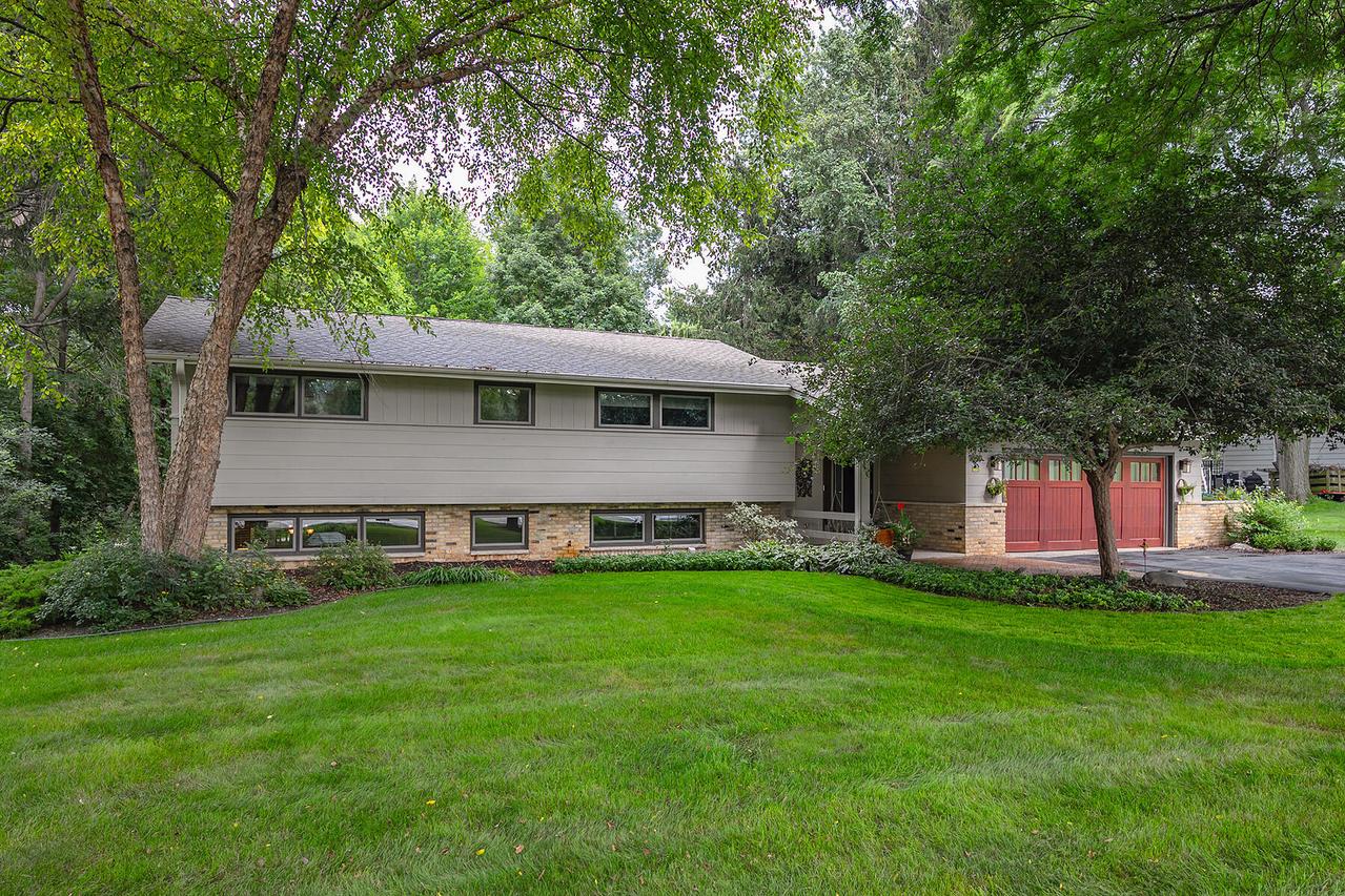 1860 Churchview Dr, Brookfield, WI 53005