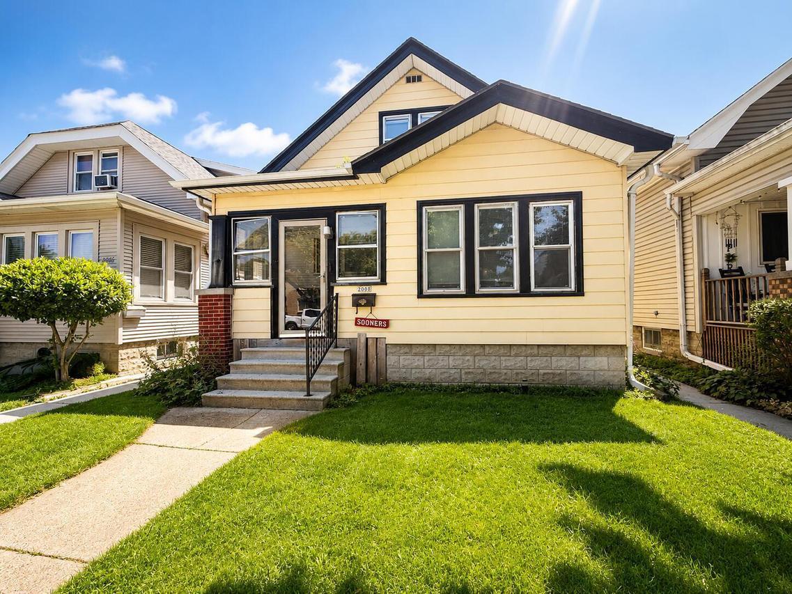 2008 S 74th St #2010, West Allis, WI 53219