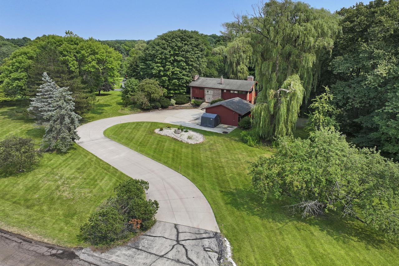 7101 Brook Rd, Caledonia, WI 53126
