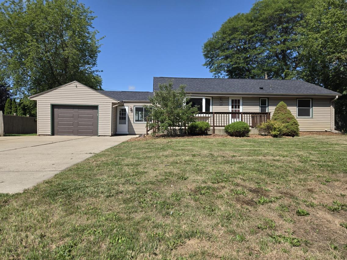 1425 S Rock Pl, New Berlin, WI 53151