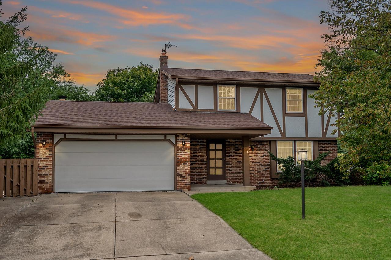 9123 S 35th St, Franklin, WI 53132