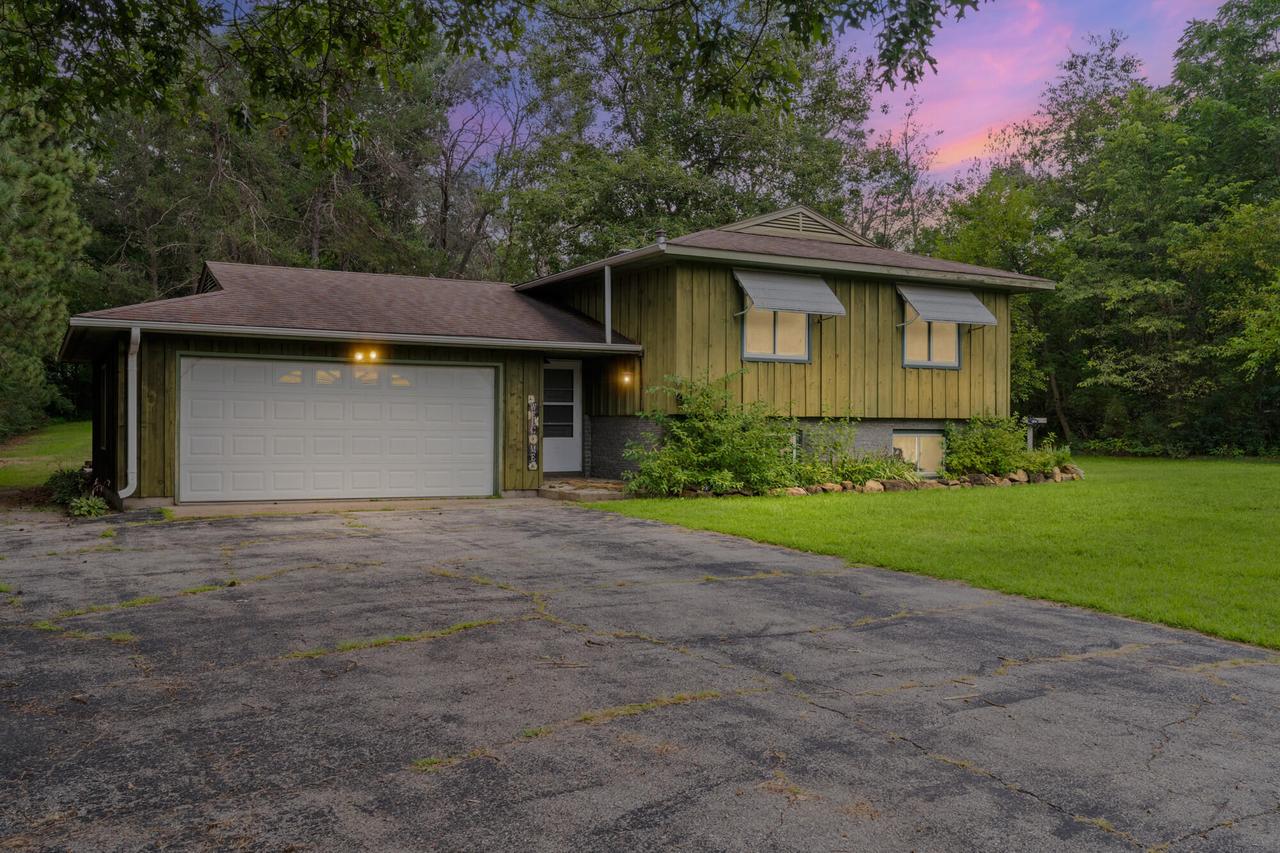 9605 Idell Ave, Sparta, WI 54656