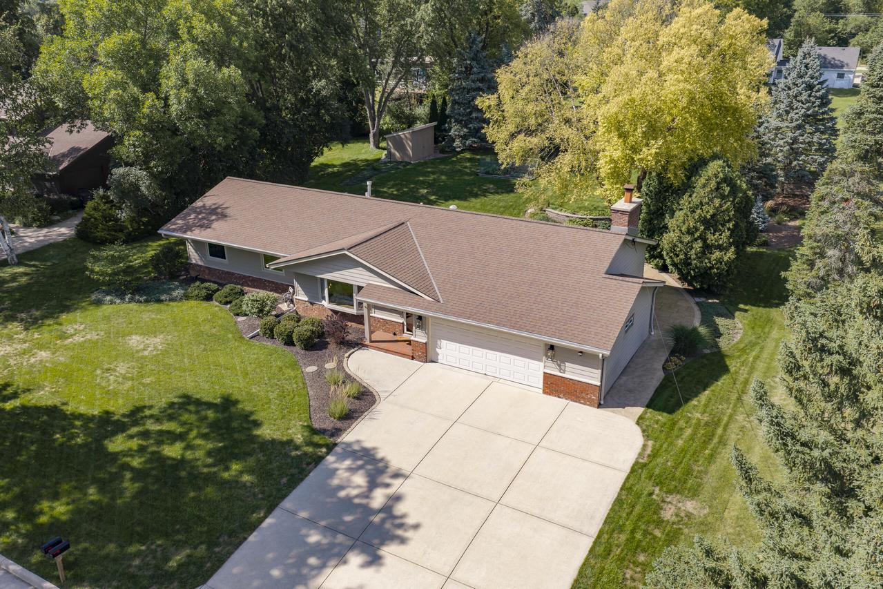 9738 W Barnard Ave, Greenfield, WI 53228