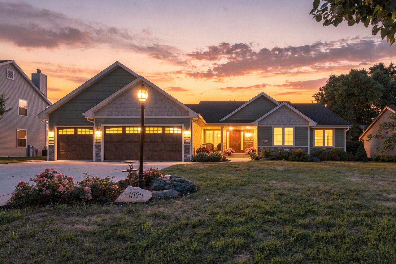 4094 W Whispering Ridge, Franklin, WI 53132