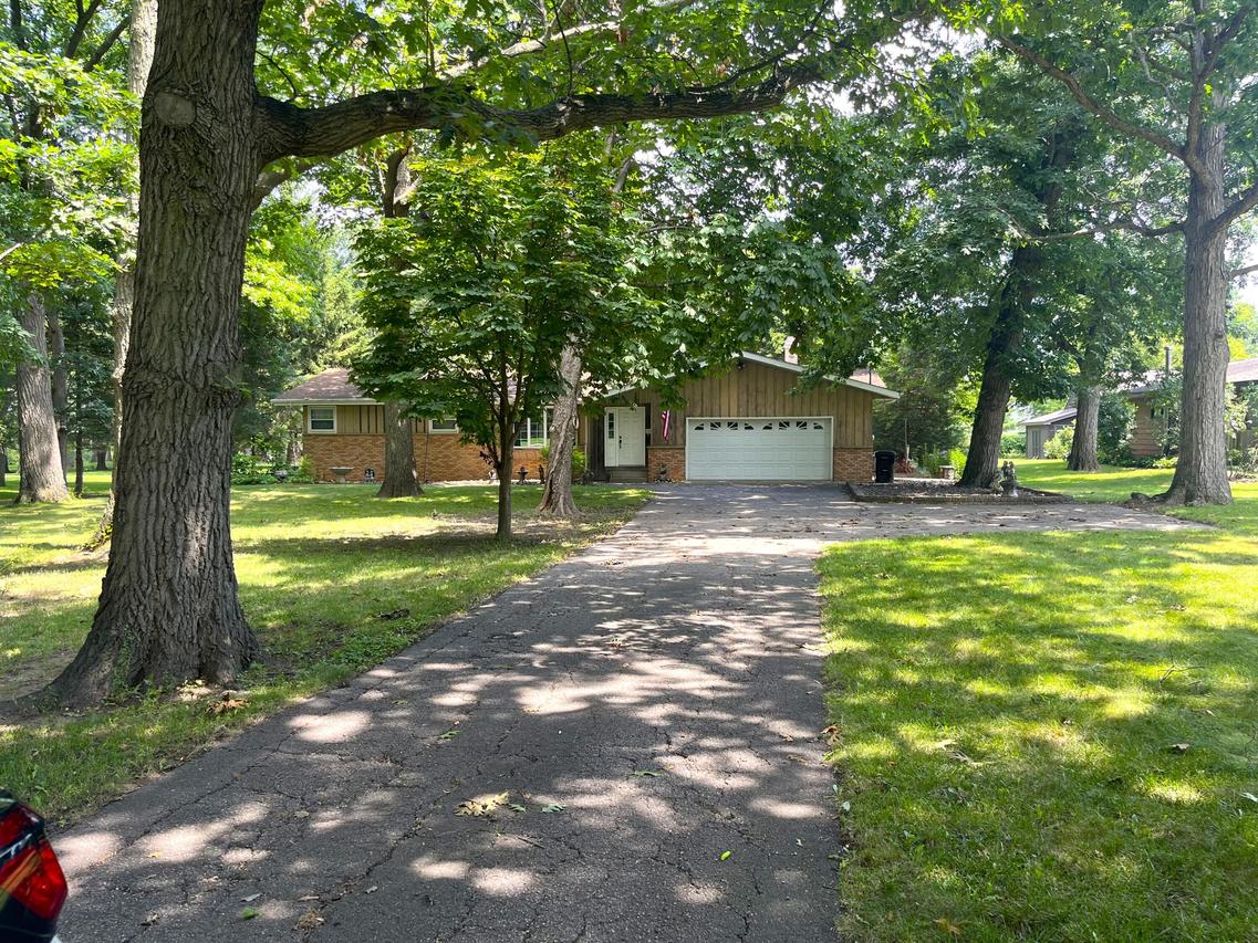 9823 256th Ave, Salem, WI 53168