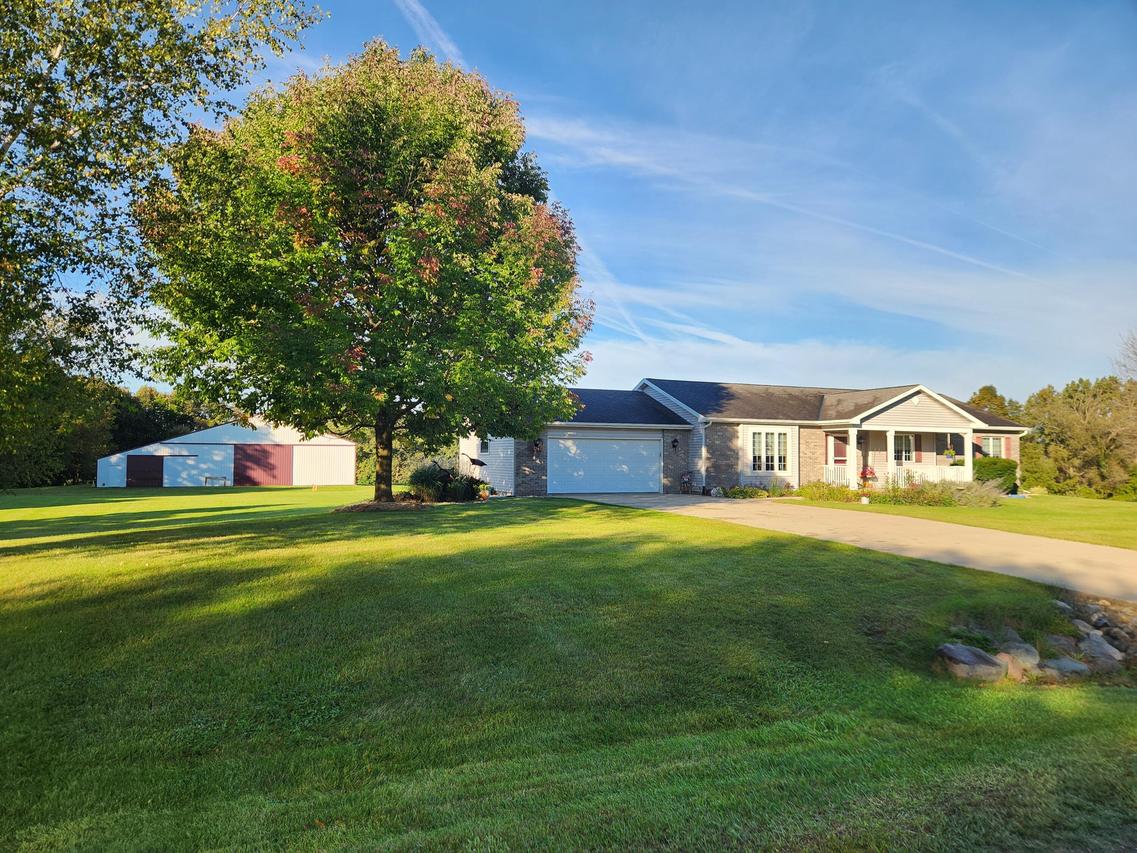 N6745 Mine Rd, Hubbard, WI 53035