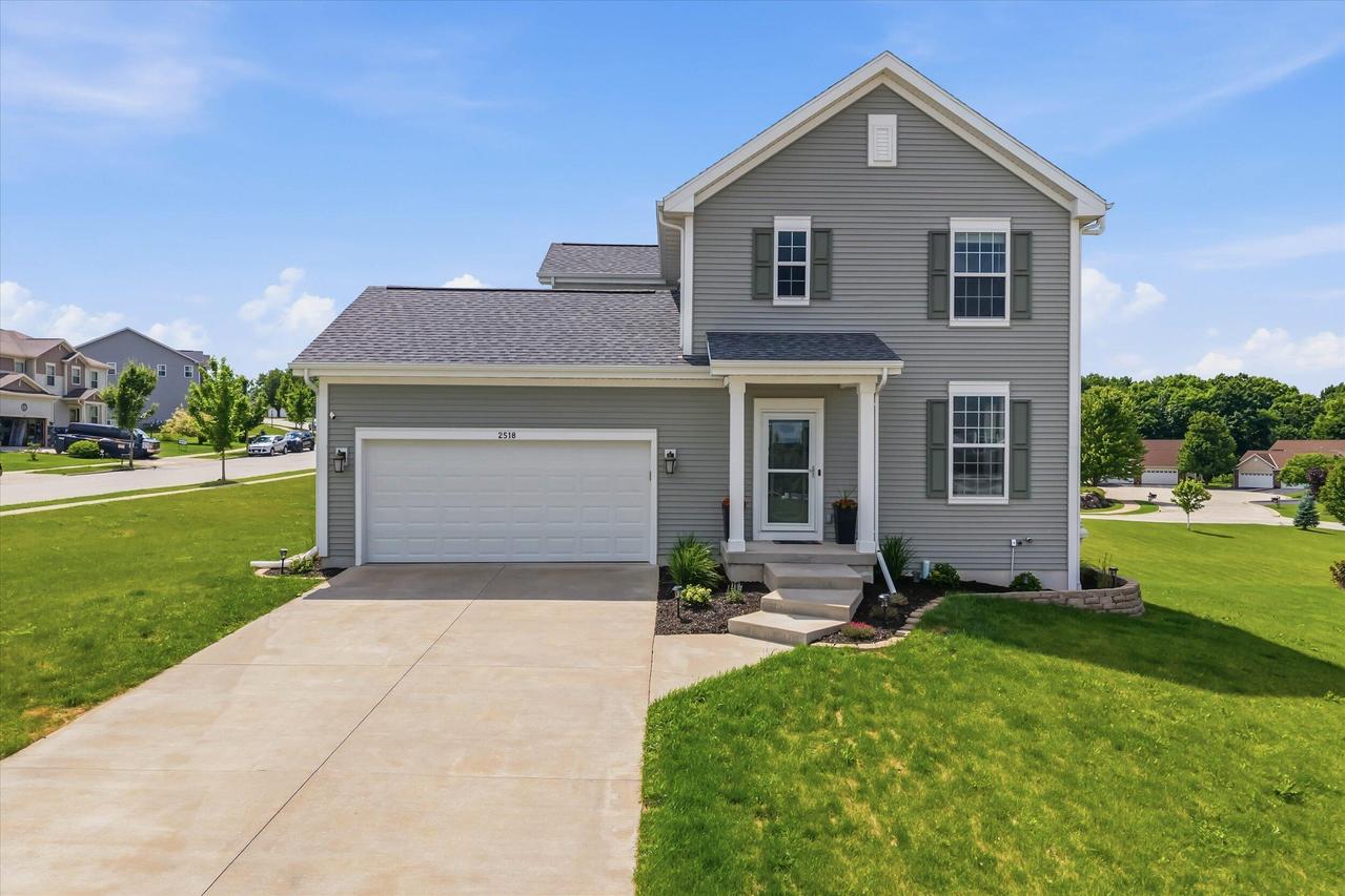 2518 Marie Cir, Waukesha, WI 53189