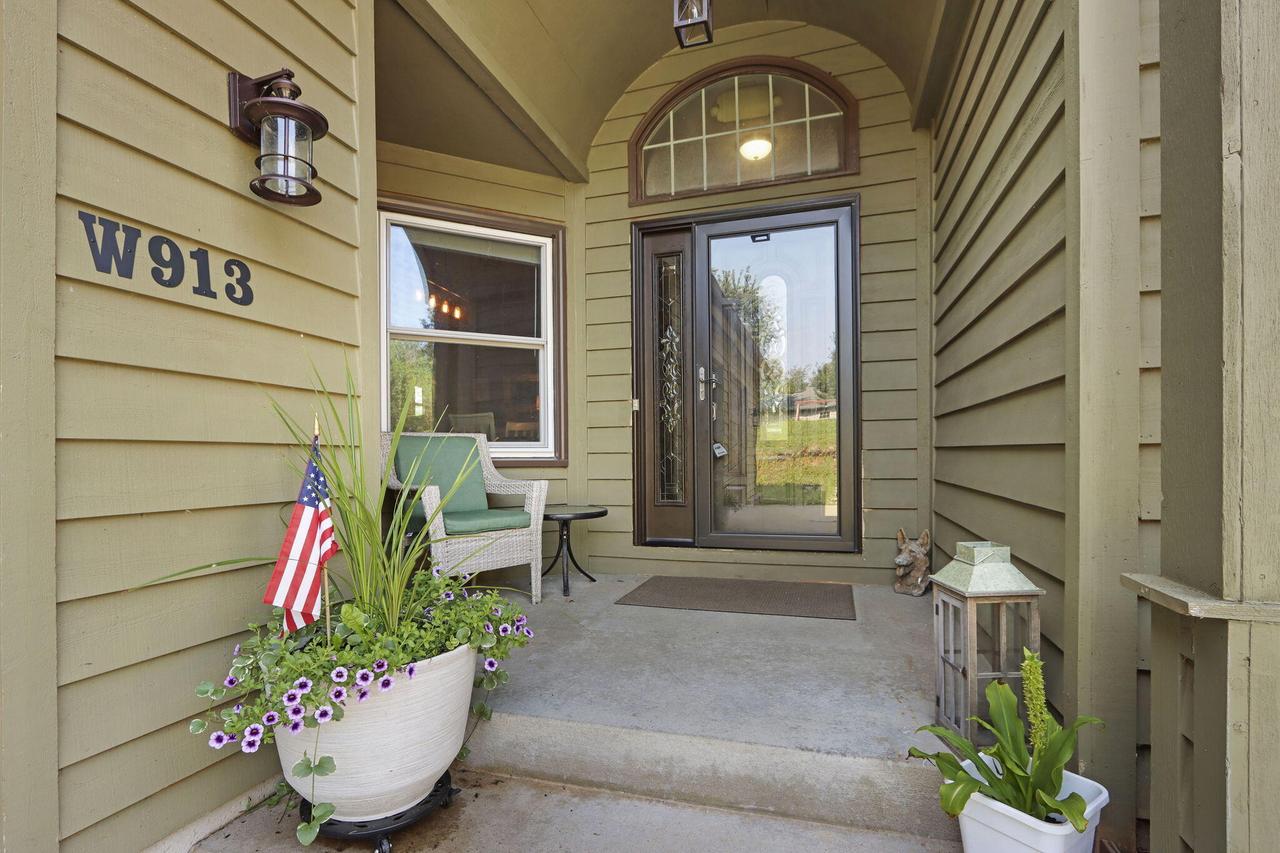 W913 Washington Ave, Bloomfield, WI 53105